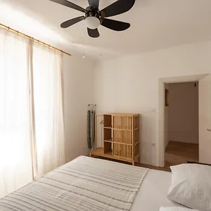 Apartment City With Private Parking Free, Pula